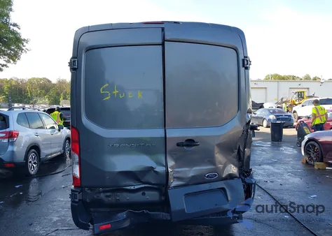 2015 Ford Transit-250 z USA, uszkodzony, nr VIN 1FTNR1CM8FKA85277